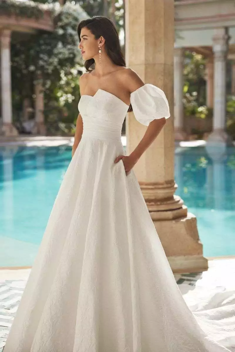Robe Azaly – Adriana Alier