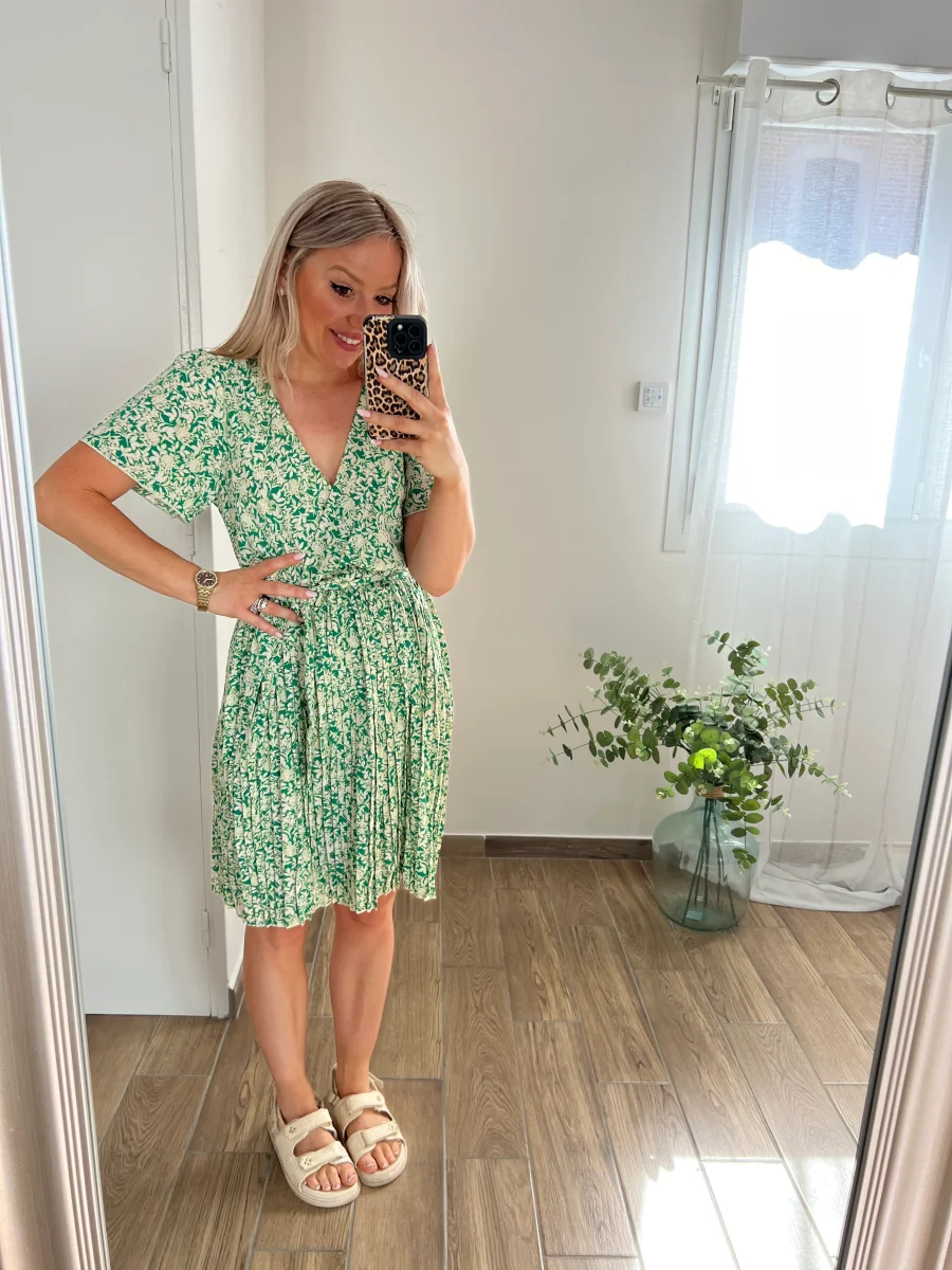 LA ROBE BEIGE ET VERT - Image 7