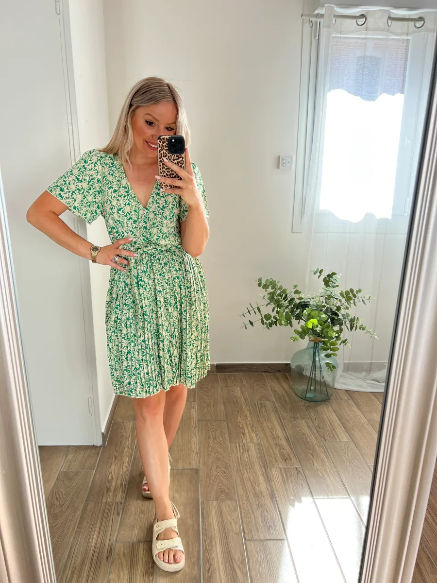 LA ROBE BEIGE ET VERT - Image 3