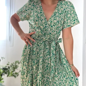 LA ROBE BEIGE ET VERT