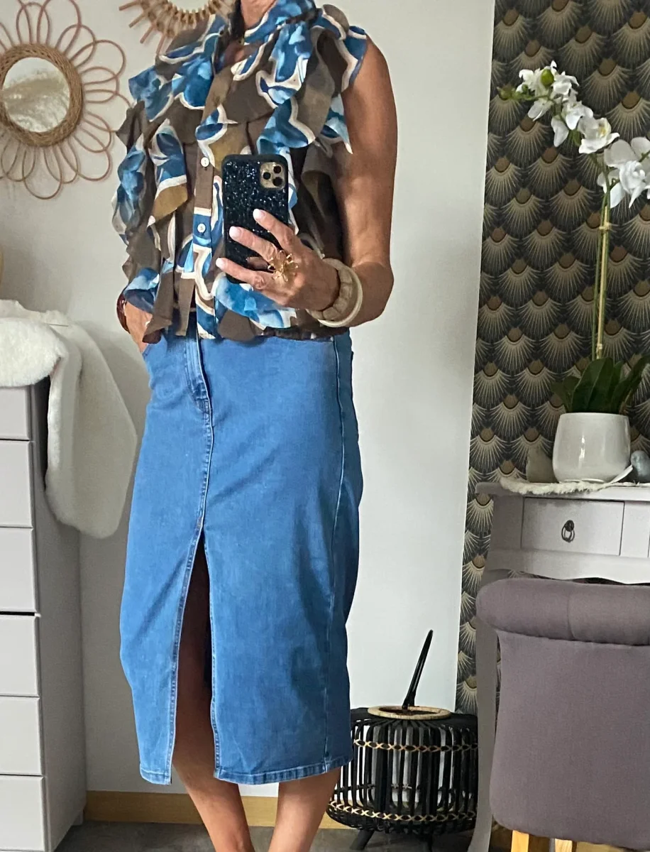 TOP FROUFROU CHOCO AVEC FLEURS BLEUES TU36/42 – Image 2