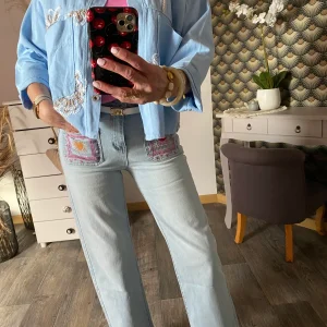 VESTE FLEURS BRODEES TU 36/44 BLEU CIEL