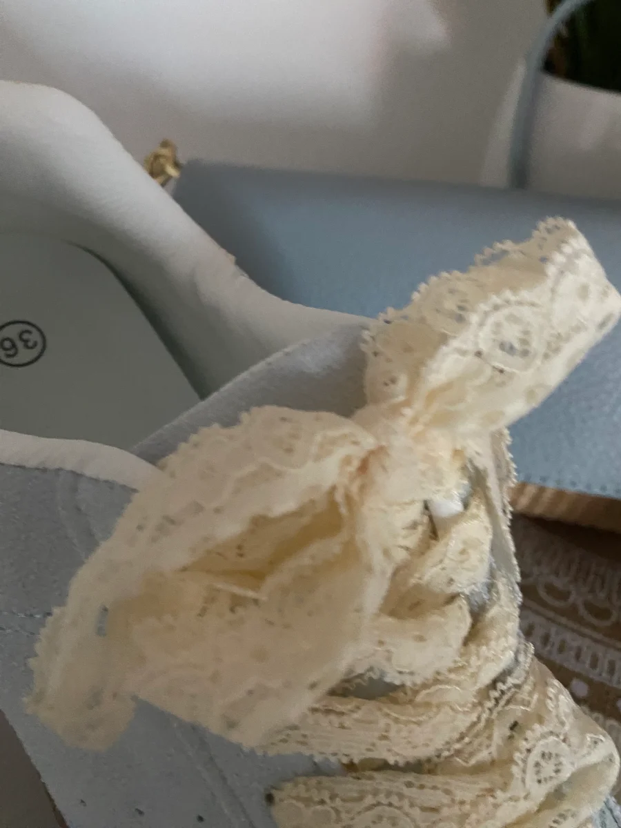 BASKETS A LACETS DENTELLE ET BIJOUX BLEU CIEL 36/37/38/39/40/41 – Image 6