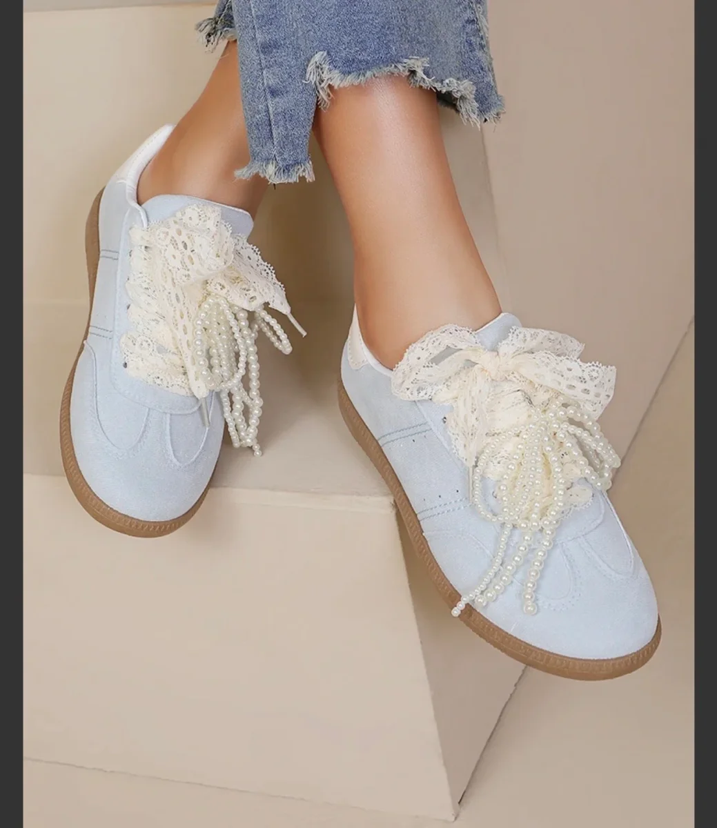 BASKETS A LACETS DENTELLE ET BIJOUX BLEU CIEL 36/37/38/39/40/41