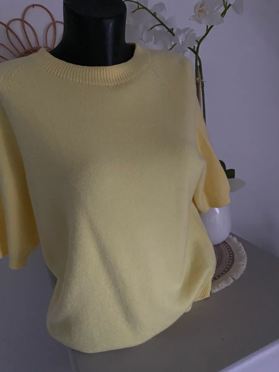 PULL CORINNE MANCHES COURTES JAUNE PALE TU 36/42 – Image 2