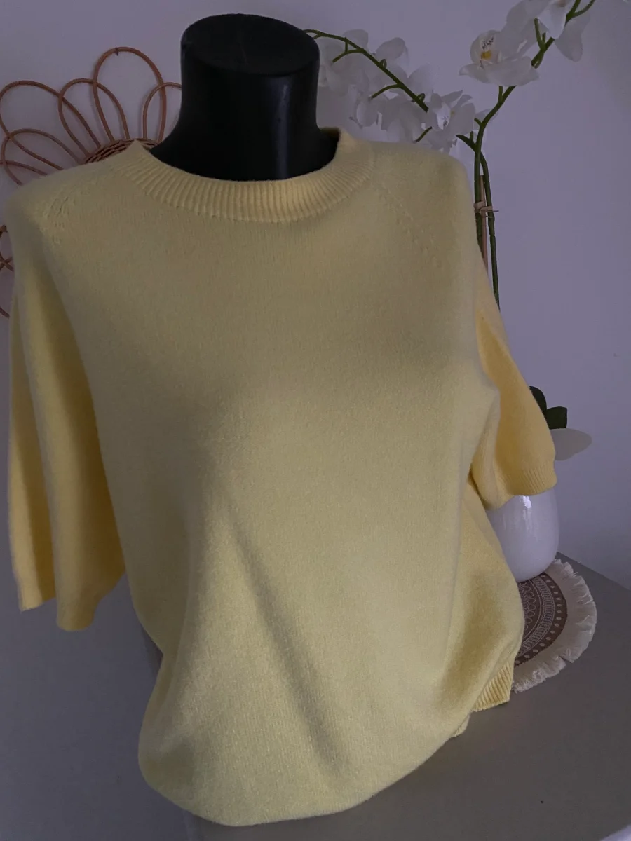 PULL CORINNE MANCHES COURTES JAUNE PALE TU 36/42 – Image 6