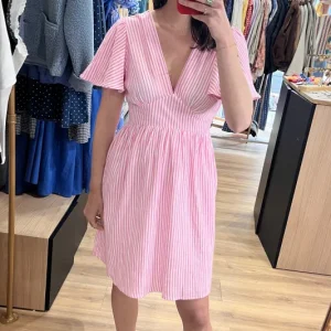 Robe rose à rayures