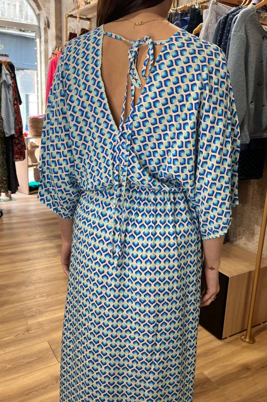 Robe blanche tachetée bleu – Image 3
