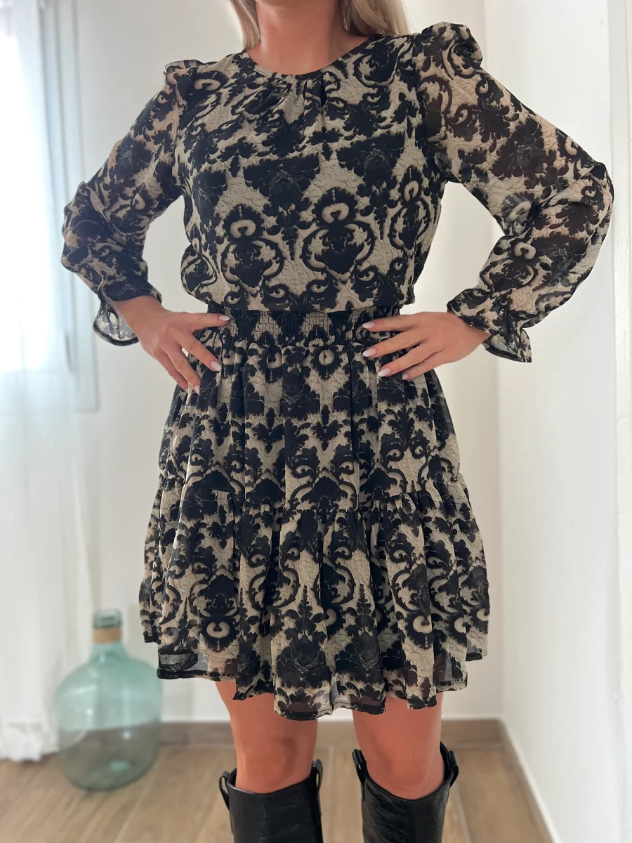 LA ROBE NOIRE BAROQUE – Image 7