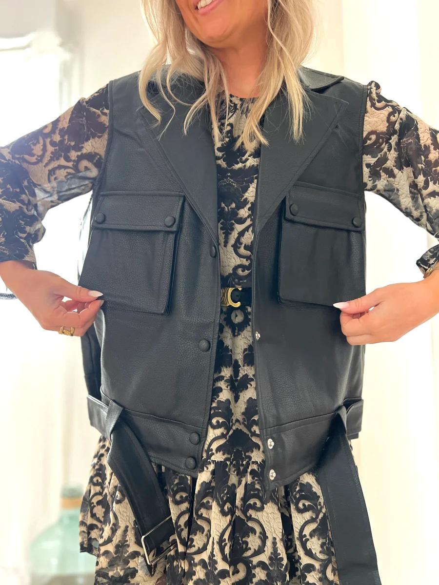 LE PERFECTO SANS MANCHE EN SIMILI NOIR – Image 2