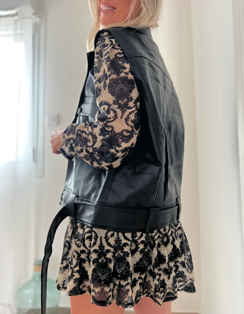 LE PERFECTO SANS MANCHE EN SIMILI NOIR – Image 5