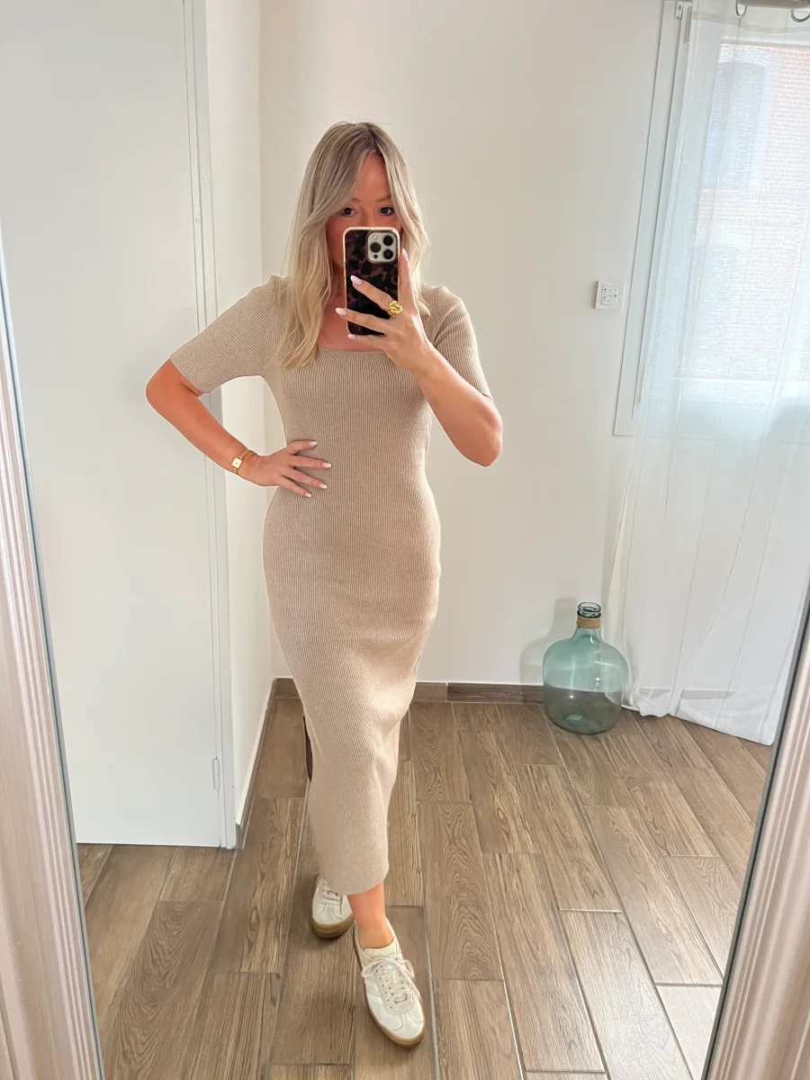 LA ROBE LONGUE EN MAILLE BEIGE - Image 2