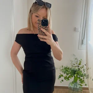 LA ROBE BARDOT NOIRE