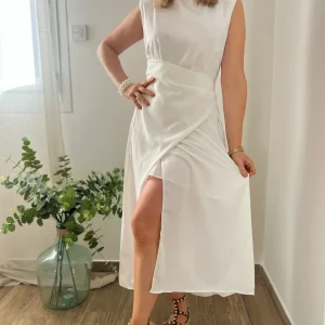 LA ROBE ÉLÉGANTE BLANCHE