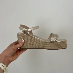 LES SANDALES COMPENSÉES DORÉES