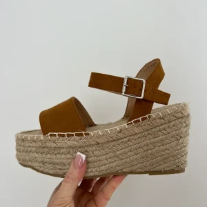 LES SANDALES COMPENSÉES CAMEL