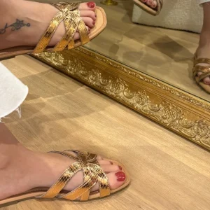 Claquette dorée ou noire