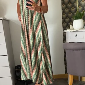 ROBE LUREX BRETELLES FINES KAKI  36/44