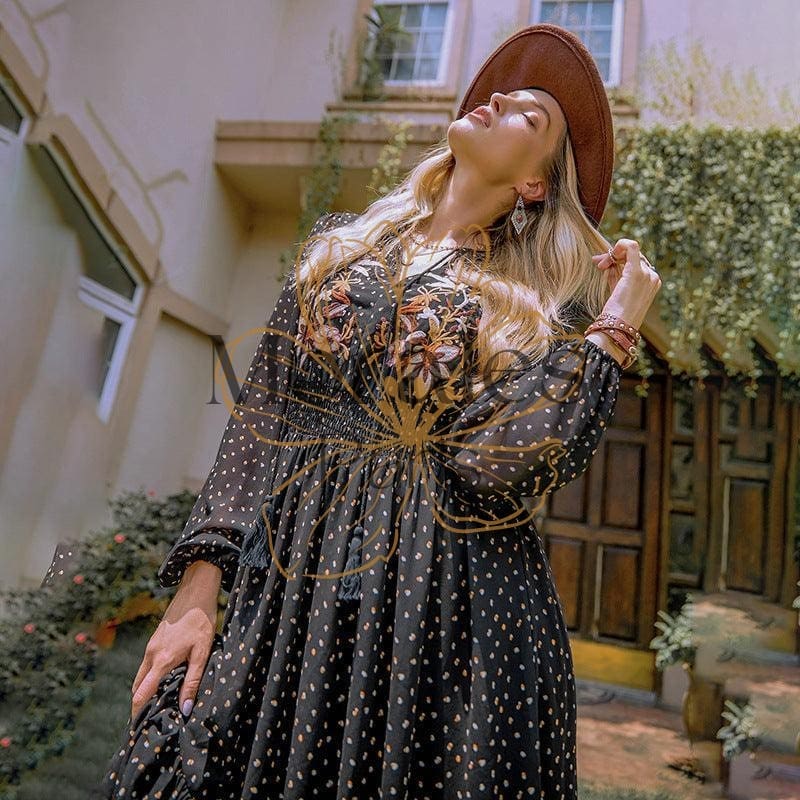 Robe Noire Brodée - Image 5