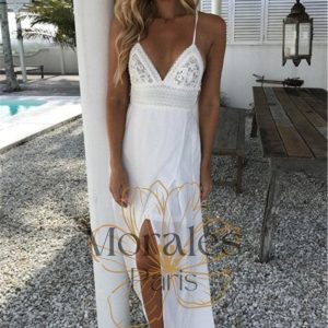 Robe blanche chic en dentelle florale