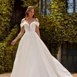 Robe Tinia – Nicole Milano