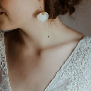 Boucles Pétales Blanches – Angèle & Marcel