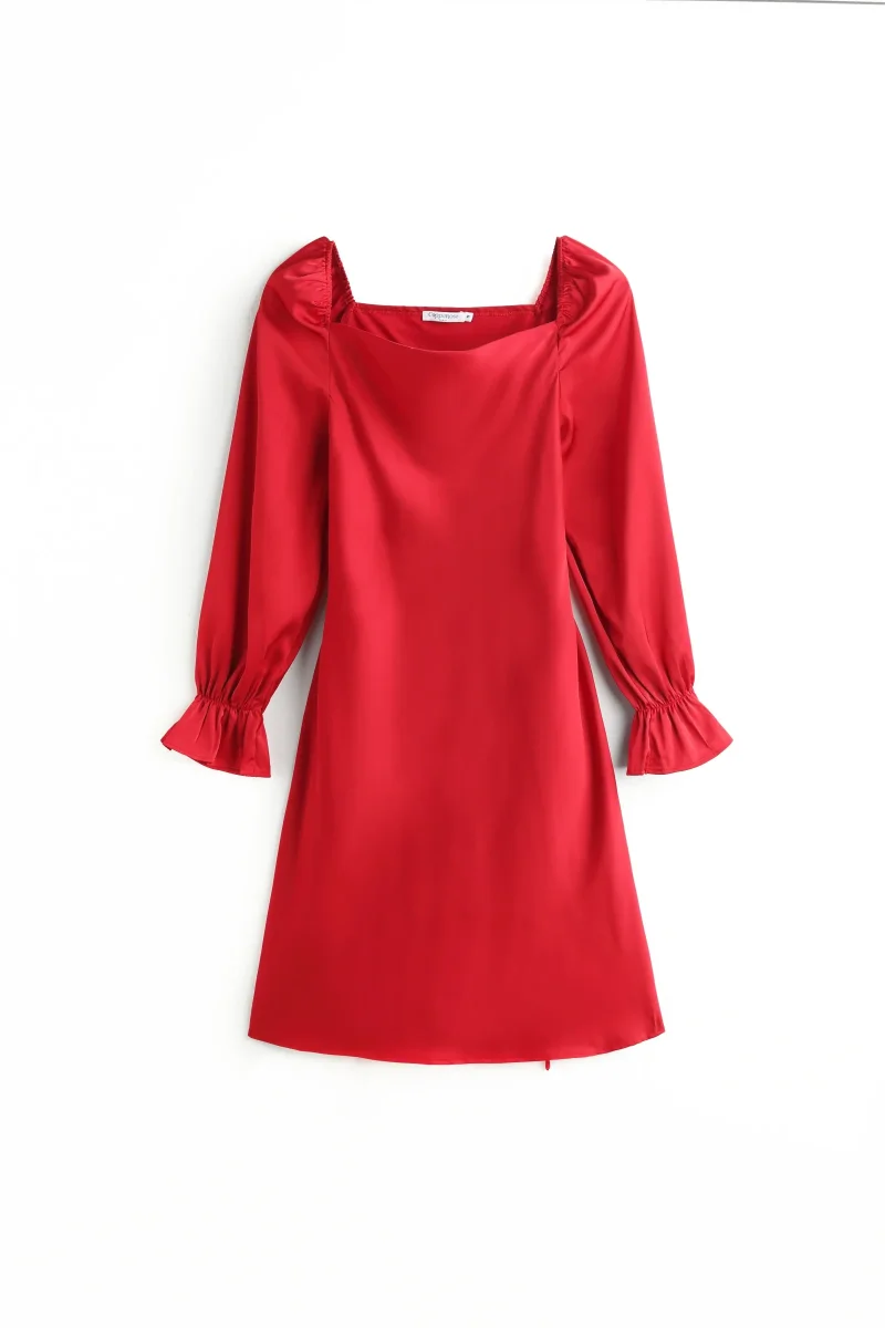 Robe Rouge en satin - Image 2
